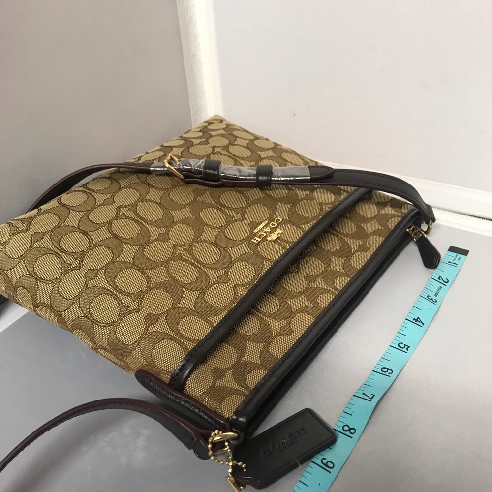 Coach Outlined File Crossbody Signature authentic - Picture 3 of 8